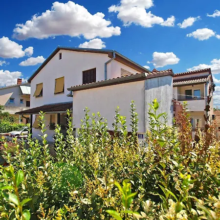 Near In Valbandon-istrien 44833 Apartment