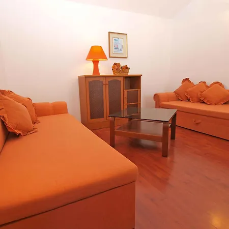 Apartment Near In Valbandon-istrien 44833