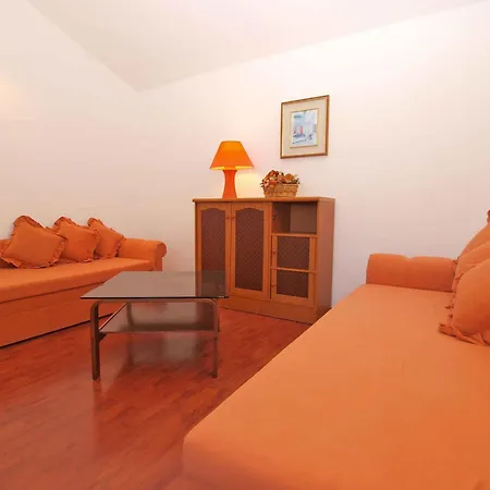 Near In Valbandon-istrien 44833 Apartment *